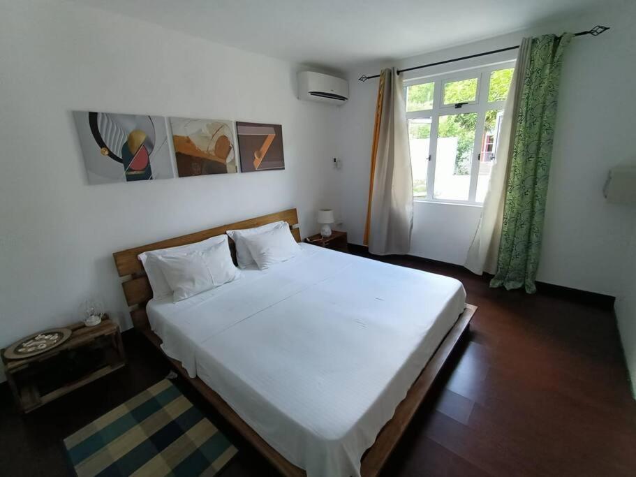 Surf House Holidays Ruisseau Creole Buitenkant foto